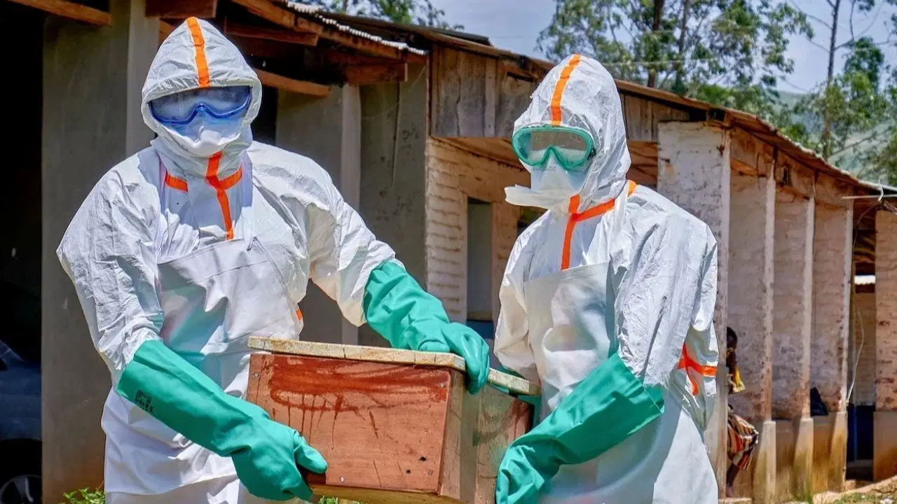 Ebola alarmı: 11 ülkeyi tehdit eden ölümcül salgın kontrolden çıktı