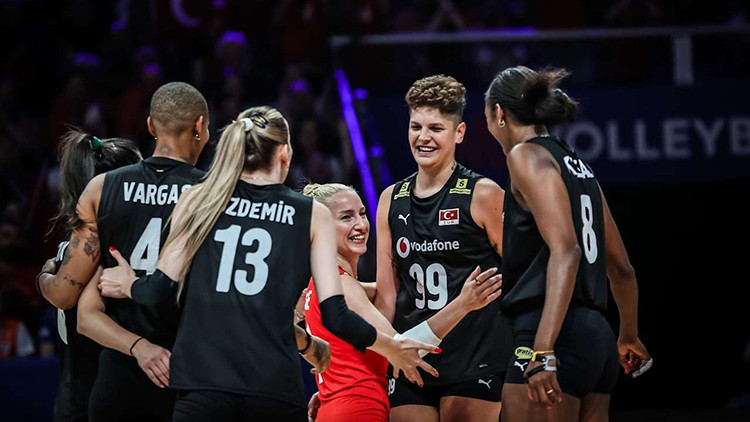 Ebrar Karakurt sakatlık nedeniyle A Milli Kadın Voleybol Takımı kadrosunda yer alamadı