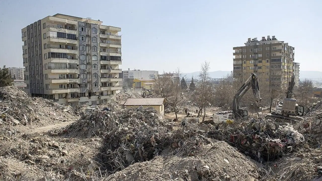 Ebrar Sitesi G Blok davasında 3 sanığa hapis cezası
