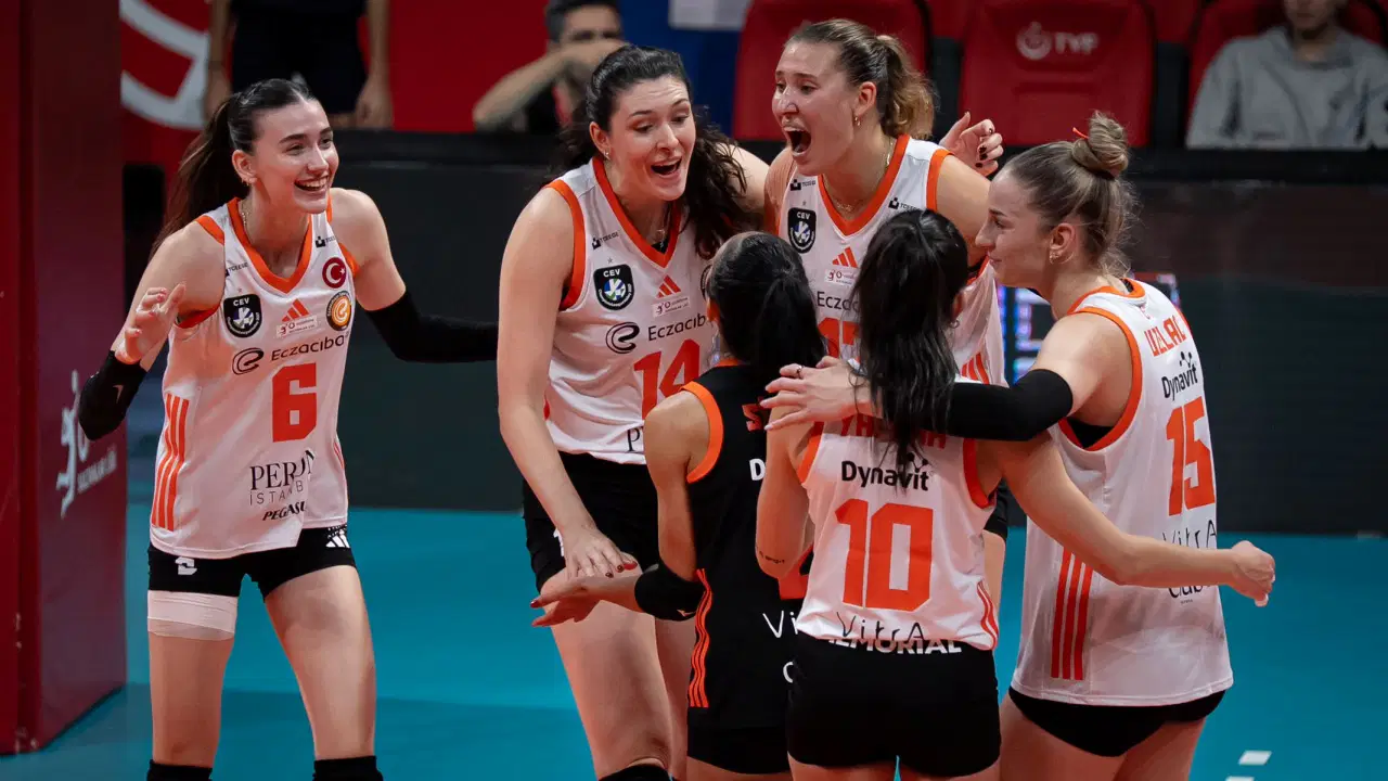 Eczacıbaşı Peron İstanbul, Voleybol Sultanlar Ligi'nde kayıpsız yoluna devam ediyor