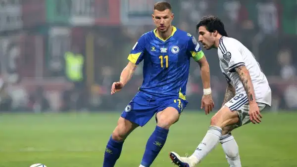 Edin Dzeko'dan Fenerbahçe'ye: Ait Olduğumuz Yere Döndük