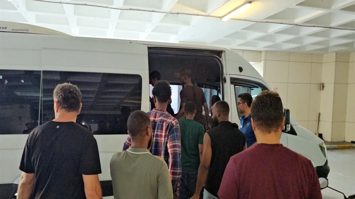 Edirne'de göçmen kaçakçılığı operasyonu: 19 kişi yakalandı