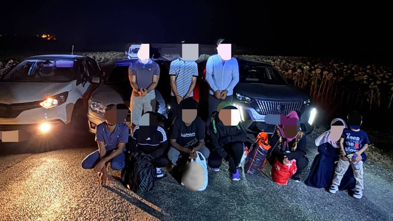 Edirne'de Göçmen Kaçakçılığı Operasyonu: 3 Şüpheli ve 7 Düzensiz Göçmen Yakalandı