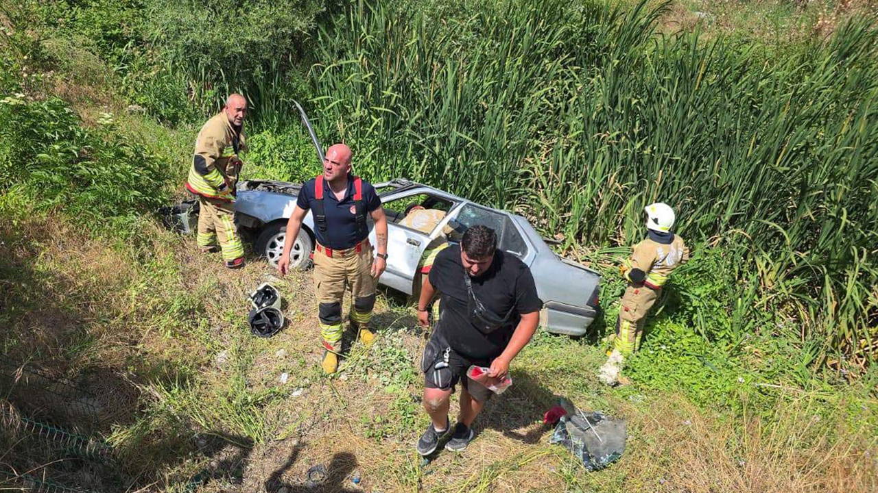 Edirne'de otomobil dere yatağına devrildi: 2 kişi yaralandı