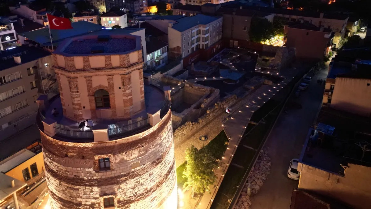 Edirne'nin Tarihi Saat Kulesi restorasyonla yeniden ziyarete açıldı