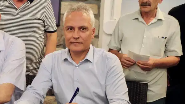 Edremit Belediye Başkanı ve 19 Meclis Üyesi Yeni Parti'ye Katıldı