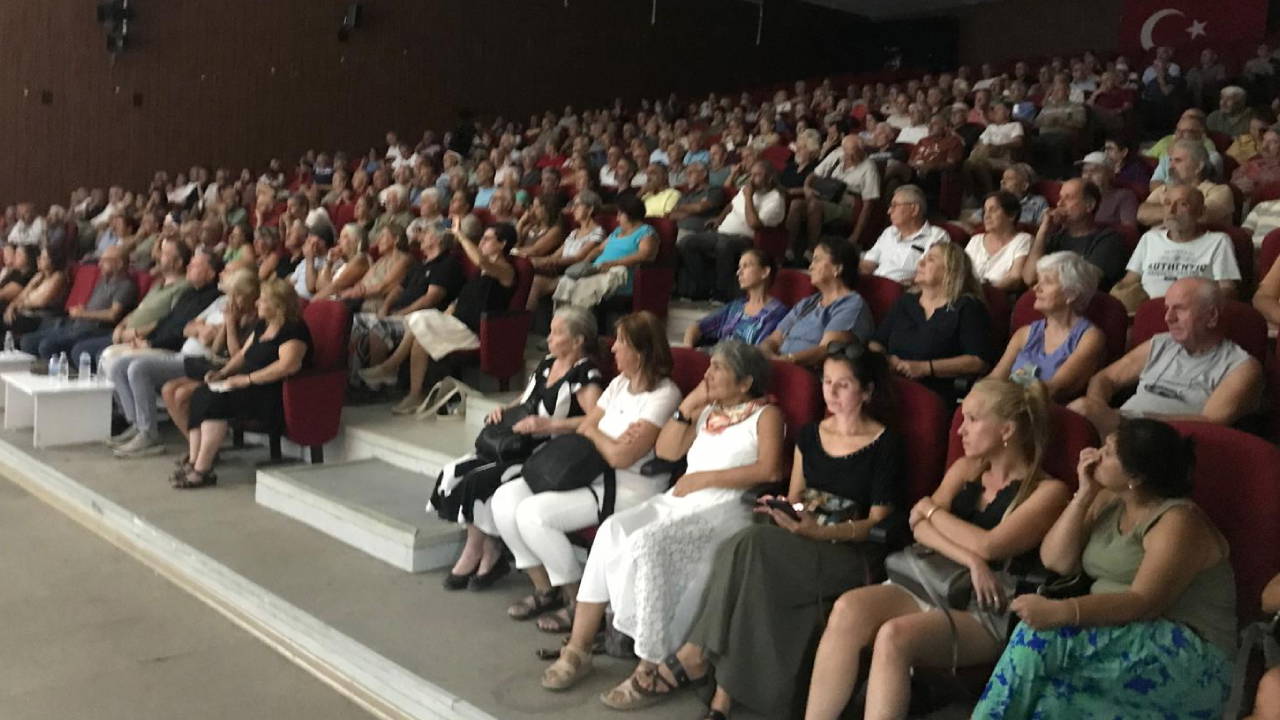 Edremit'te 'Yan Yana' Buluşması: Körfez Forumu'nda Yüzlerce Kişi Bir Araya Geldi
