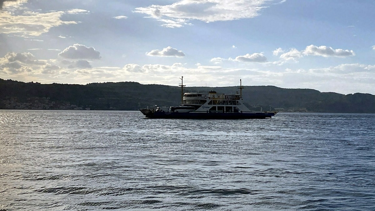 Ege Denizi'nde Fırtına: Gökçeada ve Bozcaada Feribot Seferleri İptal