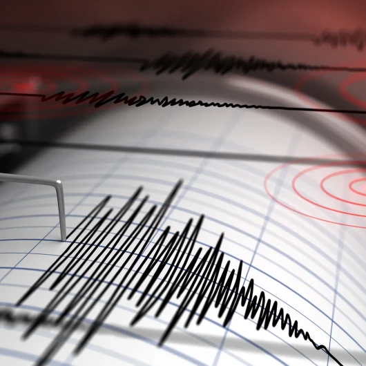 Ege'de 3.7'lik Deprem: Manisa Merkezli Sarsıntı İzmir'de Panik Yarattı