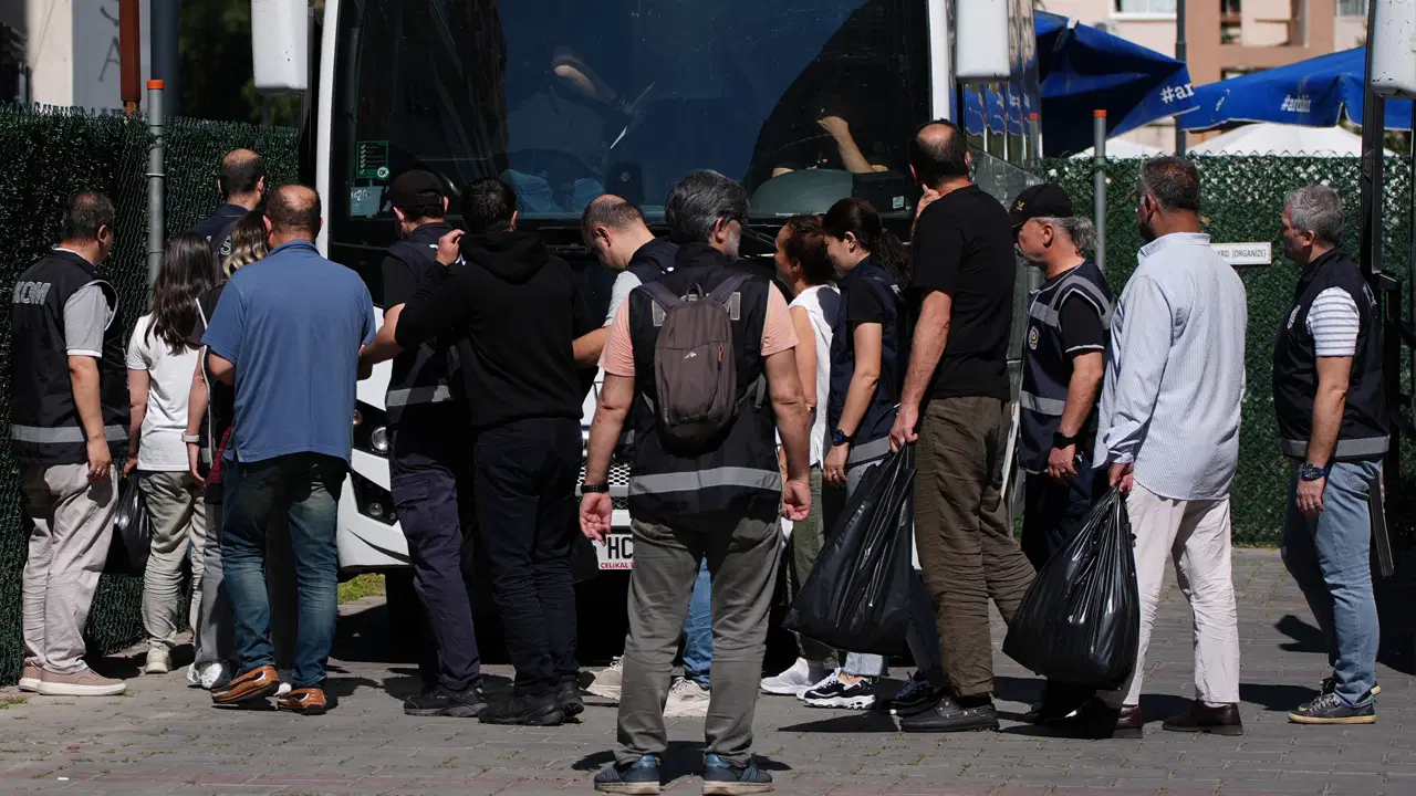 Ege Üniversitesi usulsüzlük soruşturmasında 150 araç ve 49 taşınmaza el konuldu