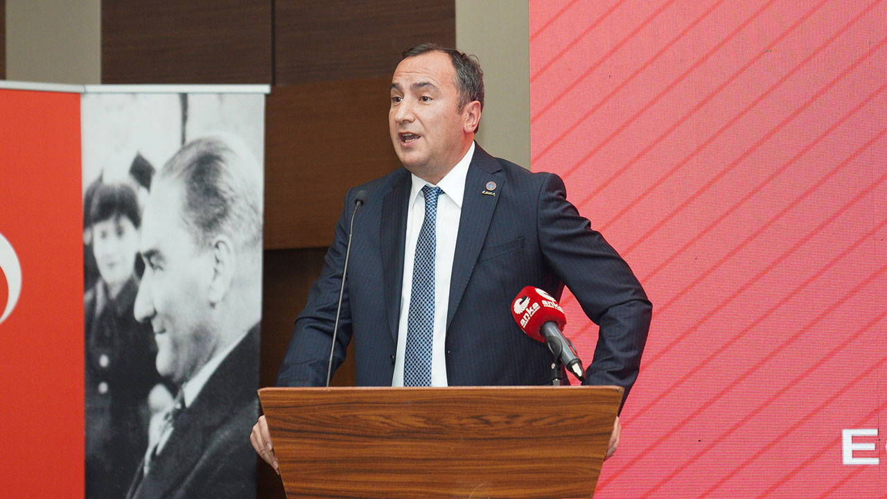 Eğitim-İş 21. yılını kutladı: 'Fail de mağdur da çocuk