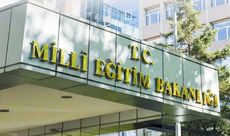 Eğitim-İş'ten MEB Yönetmeliğine Sert Tepki: '21. Madde Laik Eğitimi Tartışmaya Açıyor