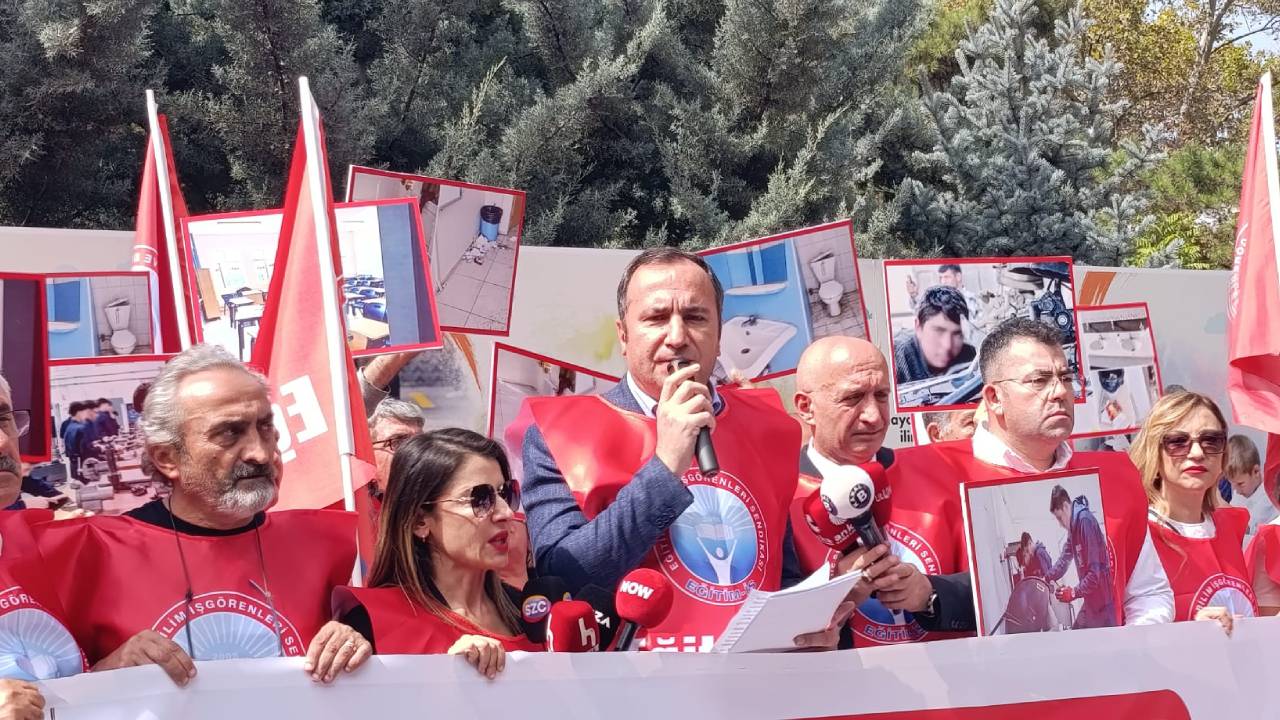 Eğitim-İş: 'Öğrenci müşteri, veli finansör, devlet seyirci