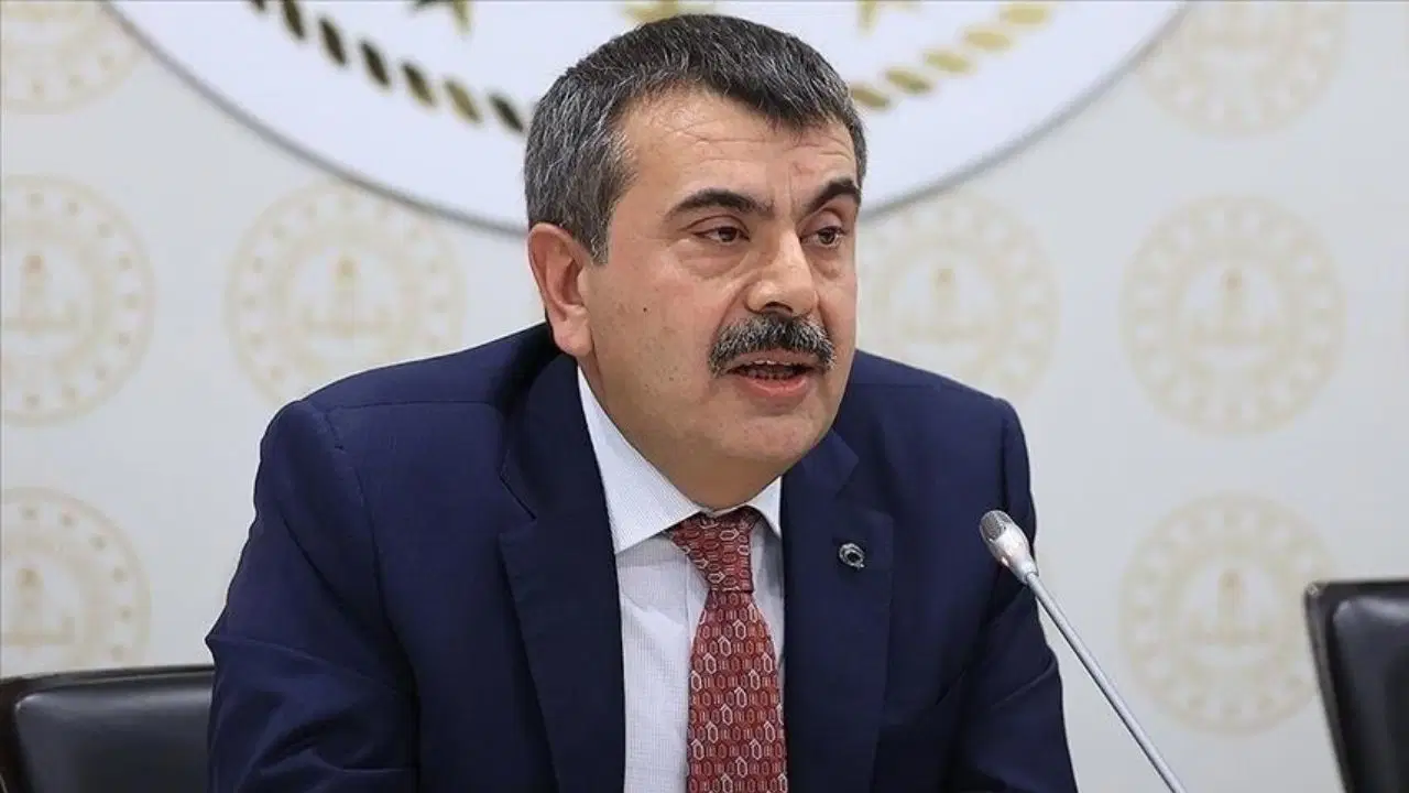 Eğitim Sen: Bakan Tekin Dönemi 'Koyu Karanlık