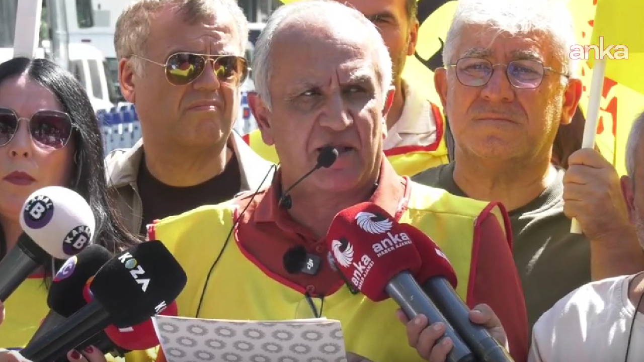 Eğitim Sen'den MEB Önünde Müfredat Tepkisi: 'Bilimsel ve Laik Eğitim' Çağrısı