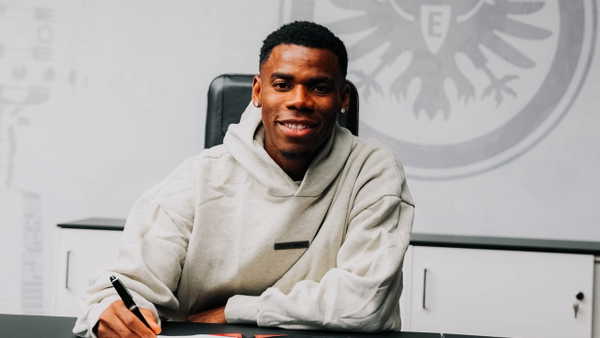 Eintracht Frankfurt, Onyedika Transferini Resmen Açıkladı