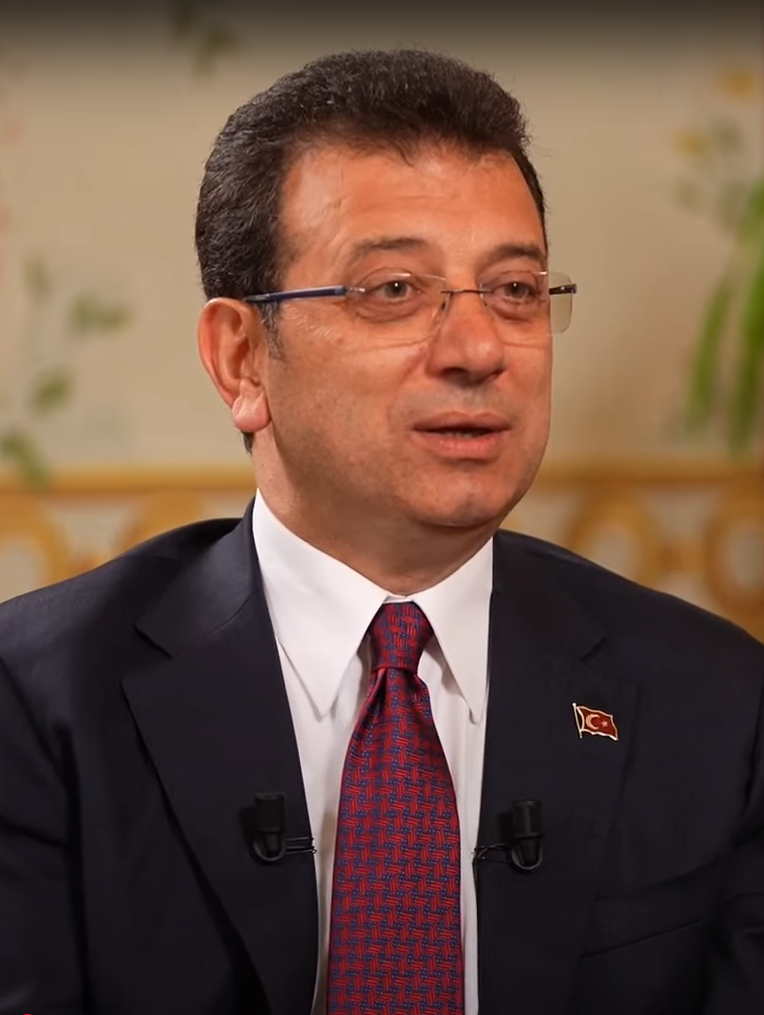 Ekrem İmamoğlu CHP'den İstifa Ettiğini Duyurdu