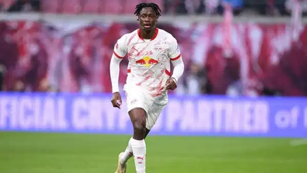 El Chadaille Bitshiabu: Galatasaray'ın Yeni Stoper Adayı mı