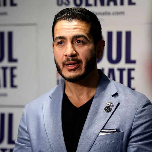 El-Sayed’in İki Cepheli Savaşı: Michigan’da Tarihi Yarış