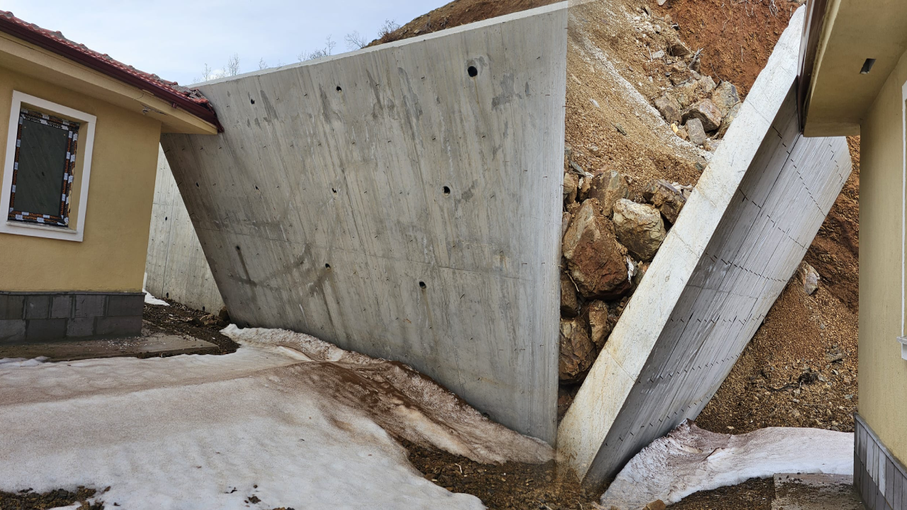 Elazığ'da deprem konutlarındaki sorunlar: Çatı akıntısı, altyapı eksikliği
