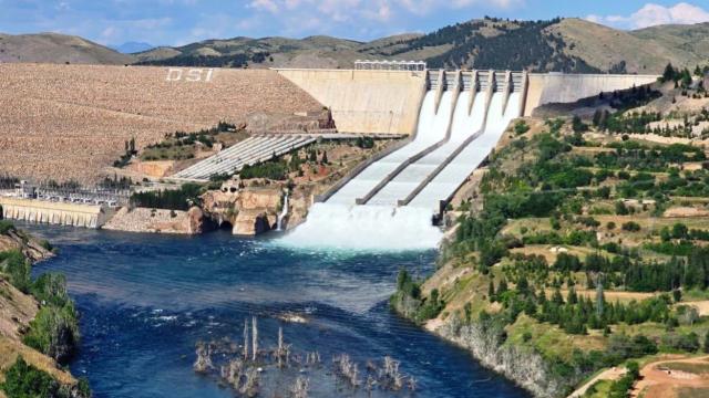 Keban Barajı'nda ikinci kez su tahliyesi başladı