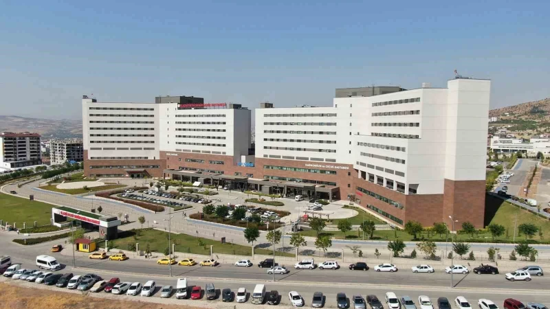 Elazığ'da üçüncü kattan düşen çocuk ağır yaralandı