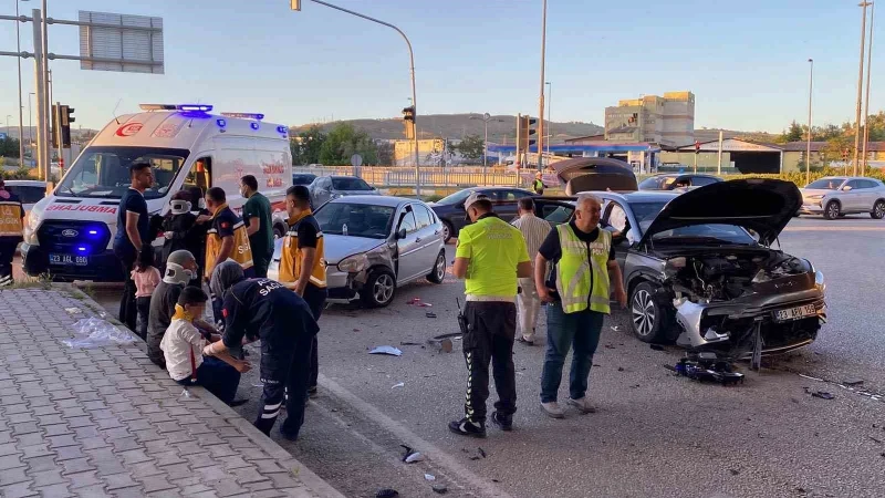 Elazığ'da cip ve otomobil çarpıştı: 4 yaralı