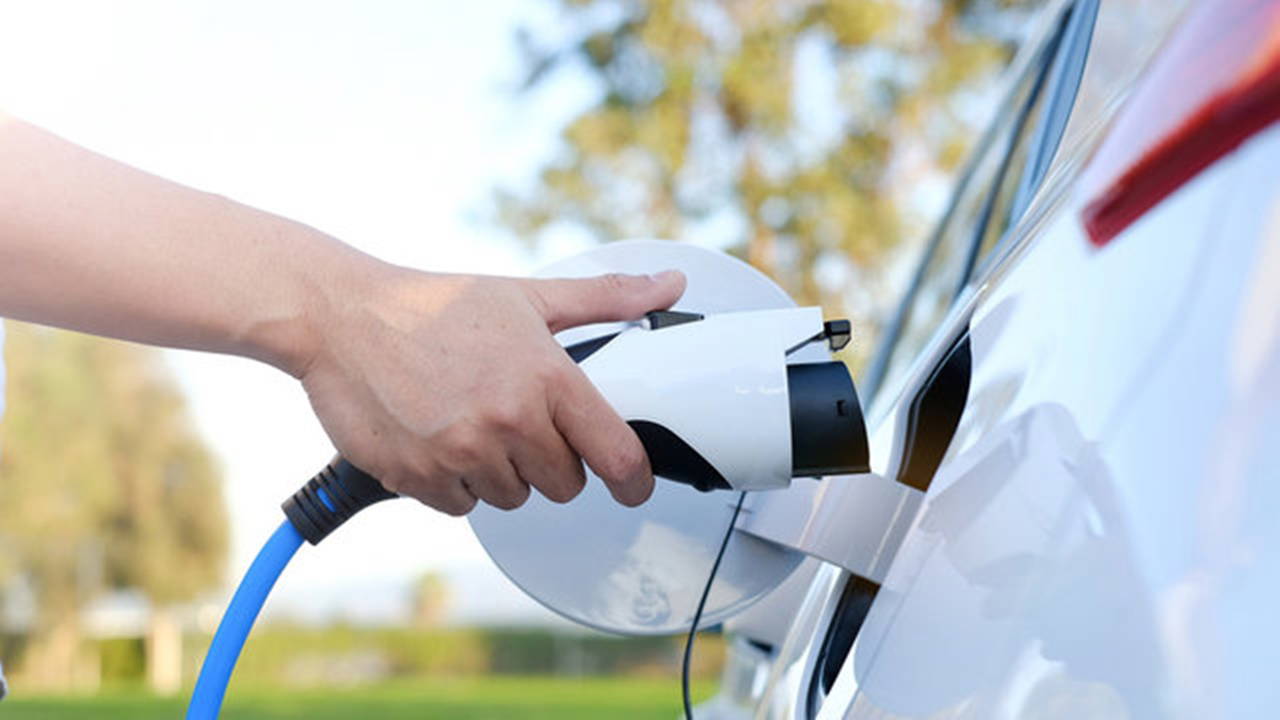 Elektrikli Araç Şarjında Ağustos Rekoru: 97 Bin MWh Tüketim