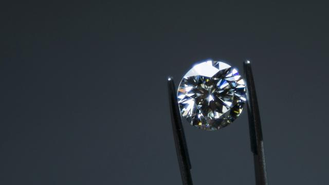 Elmasın Gizemli Kuzeni Diamondiyne Keşfedildi