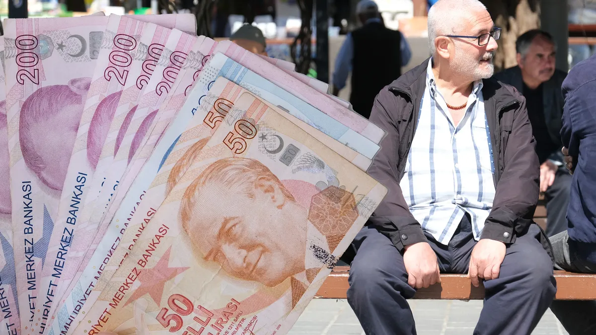 Emekli zammı için yeni anket: Temmuzda yüzde 18.19 zam beklentisi