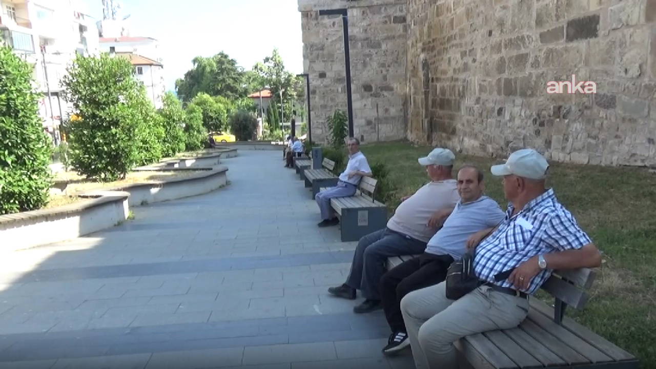 Emeklilerden Tepki: '23 Bin 552 Lira ile Geçim Mümkün Değil