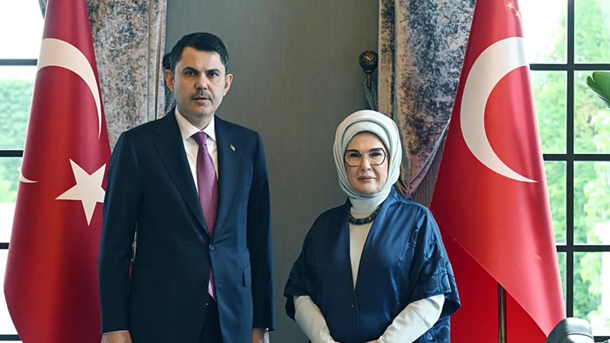 Emine Erdoğan, Çevre Bakanı Murat Kurum ile bir araya geldi