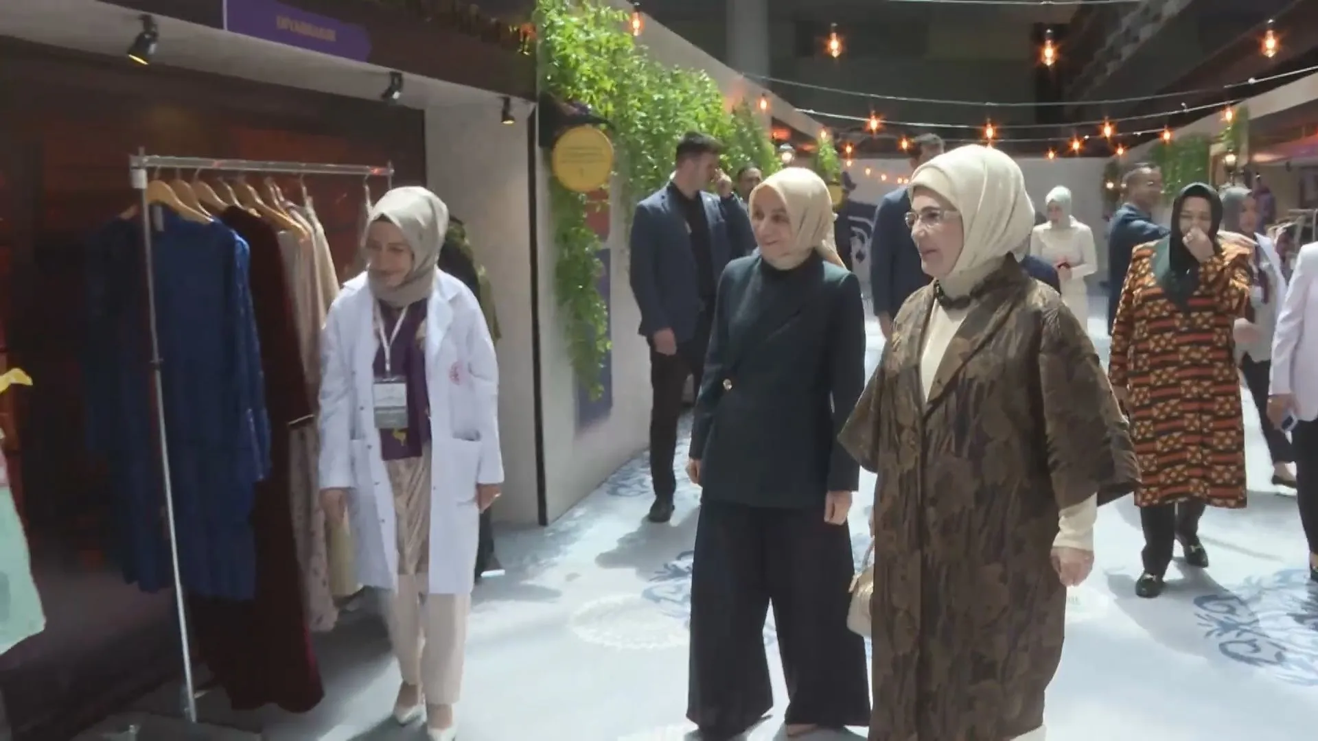 Emine Erdoğan deprem bölgesindeki 50 kadın girişimciye iş yeri sözü verdi
