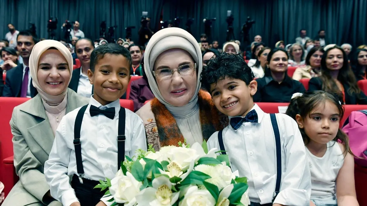 Emine Erdoğan: Hiçbir çocuk sevgiden mahrum kalmasın