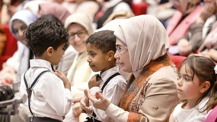 Emine Erdoğan: Koruyucu aile sayısı 9 bin 277'ye ulaştı