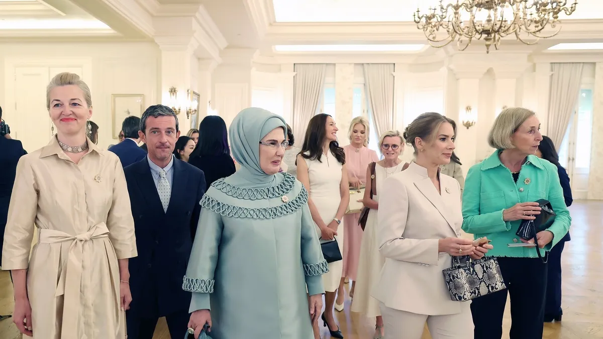 Emine Erdoğan'dan NATO paylaşımı: 'Yeni umutlara kapı aralasın
