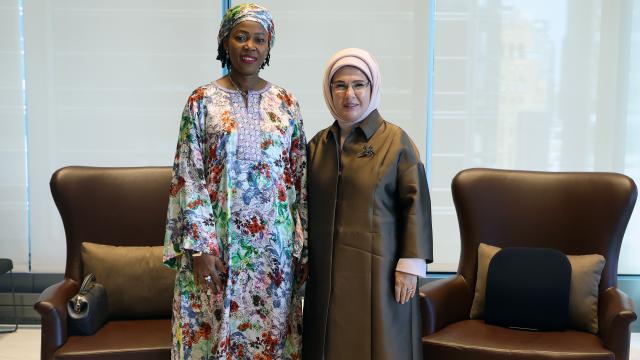 Emine Erdoğan, Sierra Leone First Lady'si ile Görüştü