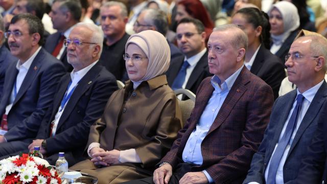 Emine Erdoğan: Yeni yol haritası ülkemizin geleceğine katkı sunacak