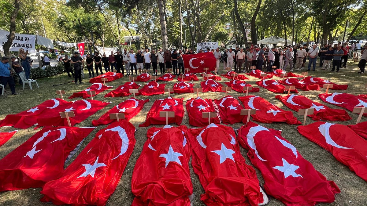 Er Gaziler Güvenpark'ta Seslerini Duyurdu: 'Yaşarken Öldük
