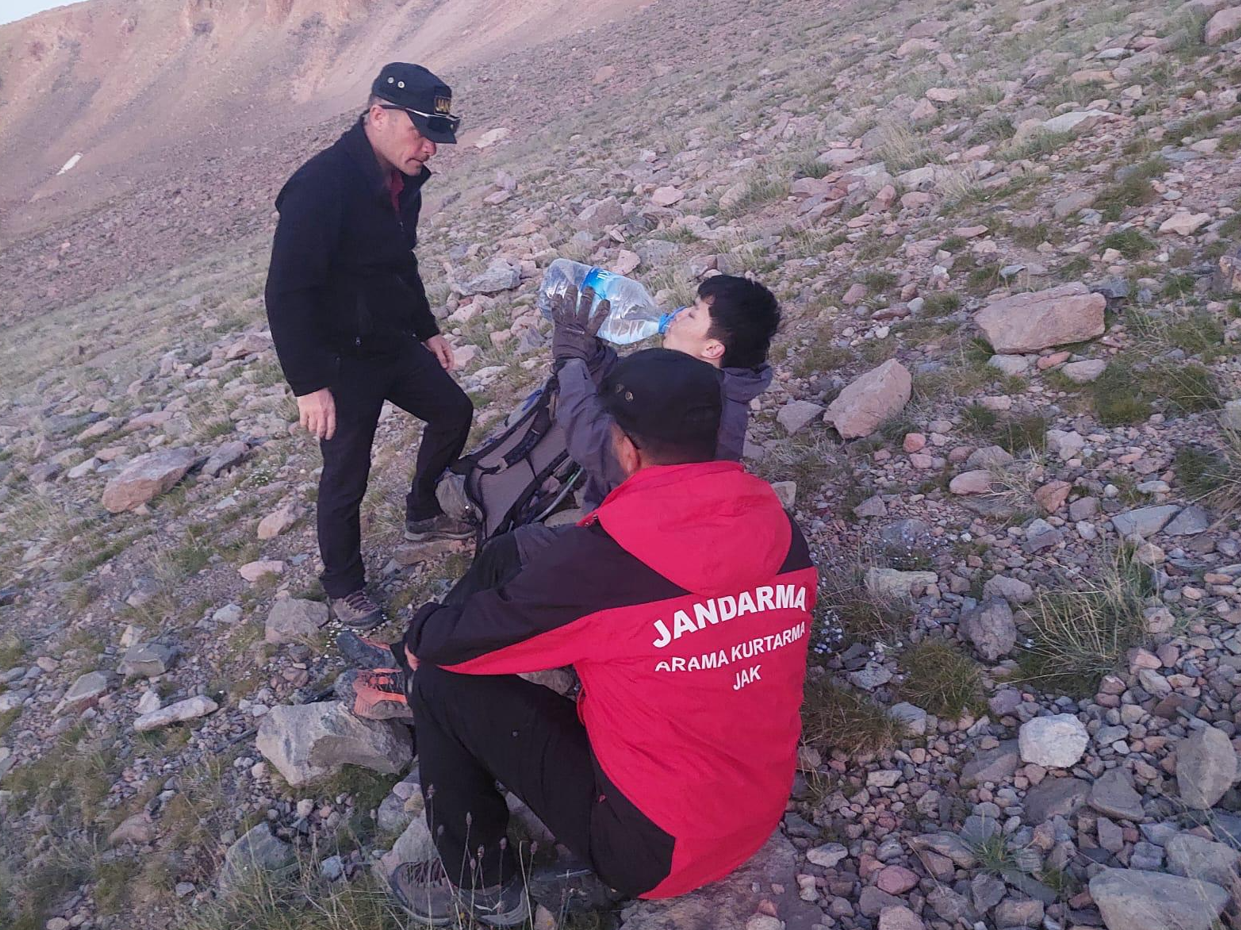 Erciyes Dağı'nda Mahsur Kalan Turist Kurtarıldı