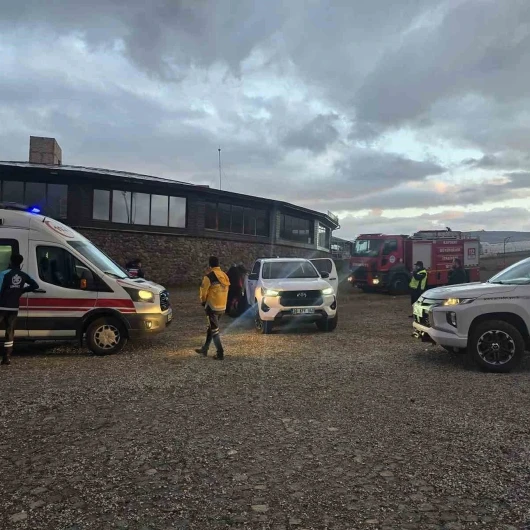 Erciyes'te Yürüyüşçü Donma Tehlikesi Geçirdi, Ekipler Son Anda Yetişti