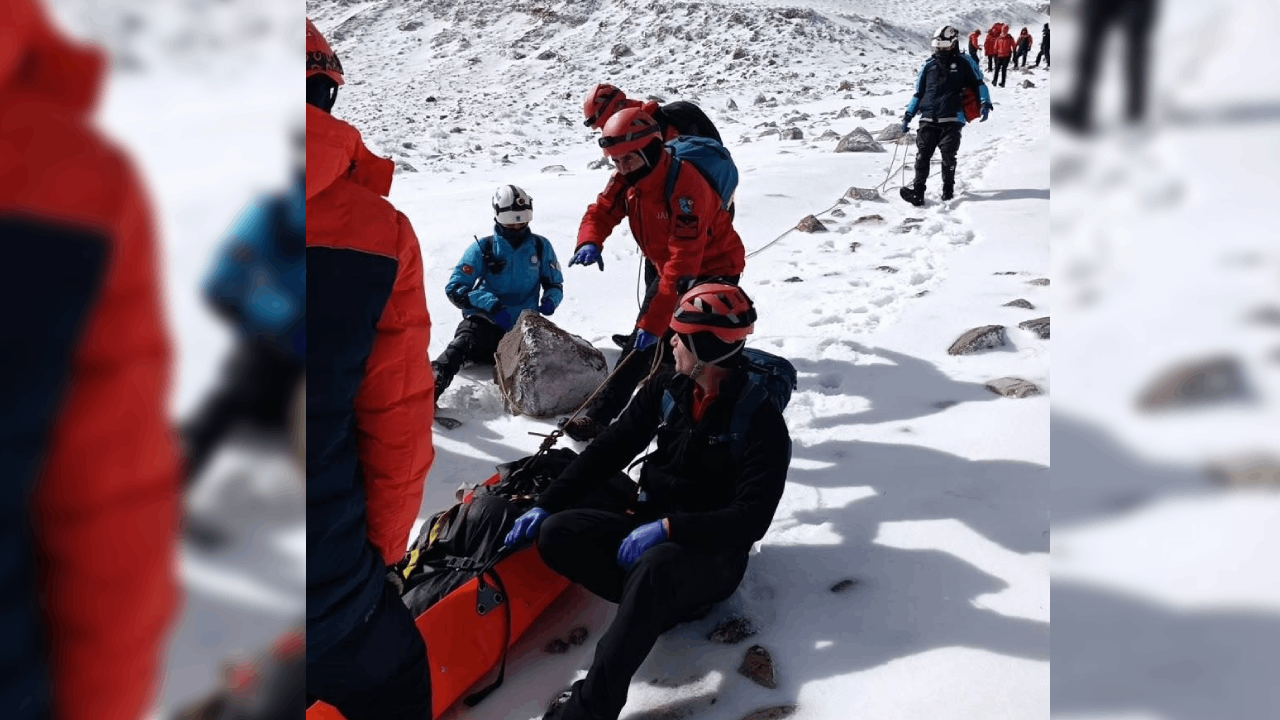 Erciyes'te zirve tırmanışında acı son: Dağcı kayalıklardan düşerek hayatını kaybetti