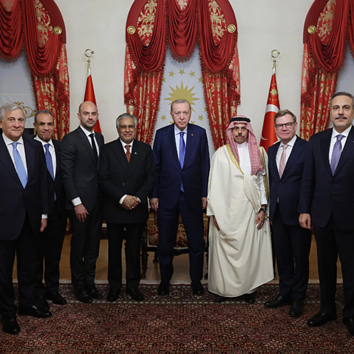 Erdoğan, 6 Ülkenin Dışişleri Bakanlarını Dolmabahçe'de Kabul Etti