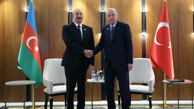 Erdoğan ve Aliyev Bişkek'te Kritik Zirvede Bir Araya Geldi