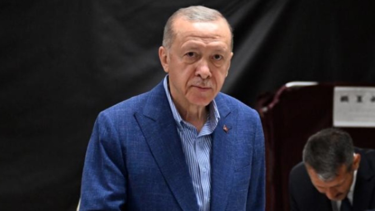 Erdoğan, Anketlerdeki Düşüş Sonrası Cumhurbaşkanlığı Sisteminde Revizyona Hazırlanıyor