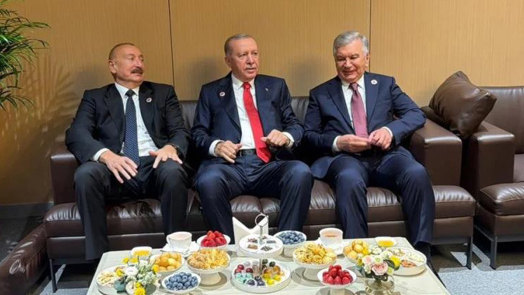 Erdoğan Bişkek'te Aliyev ve Mirziyoyev ile Görüştü