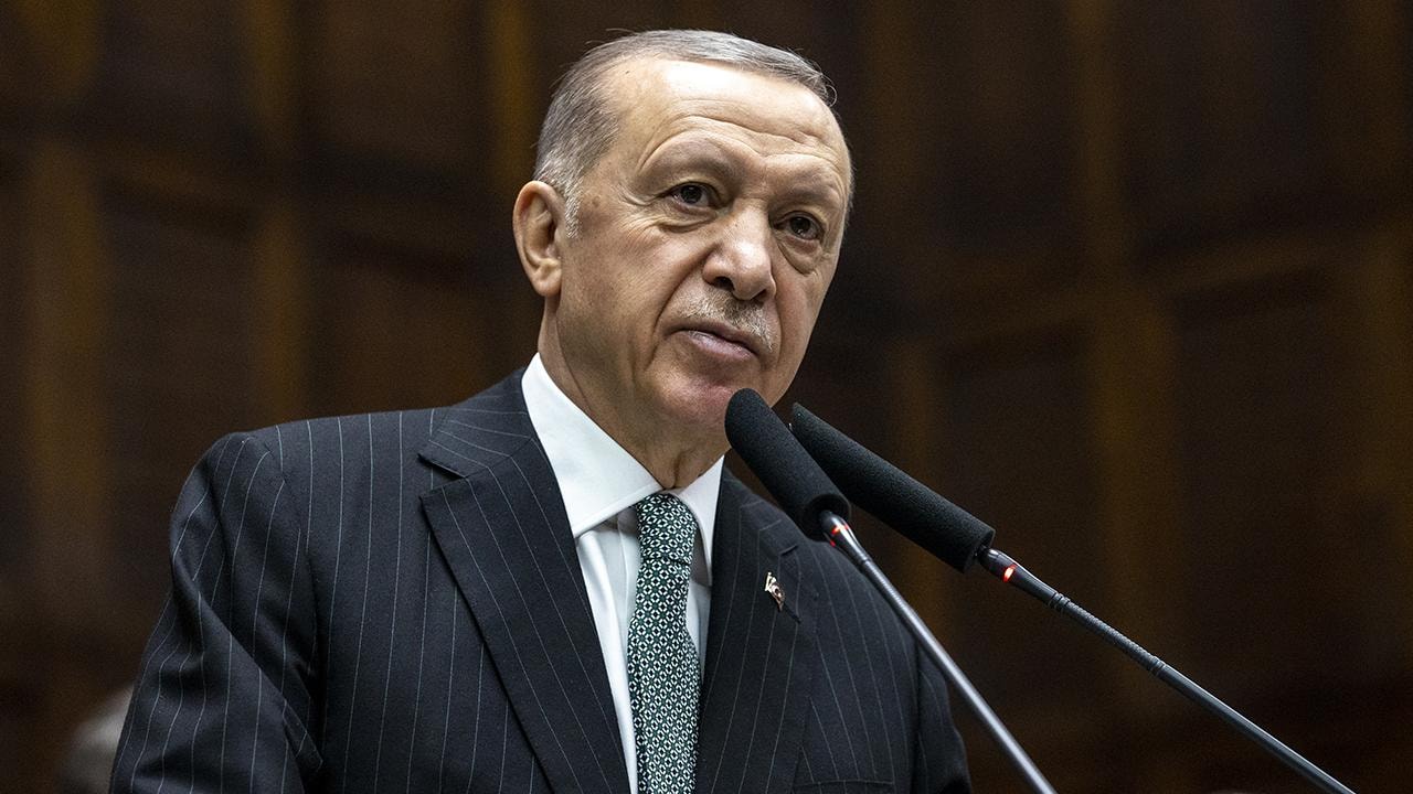Erdoğan'dan CHP'ye sert eleştiri: Şaibesiz kurultay yapmayı öğrenin