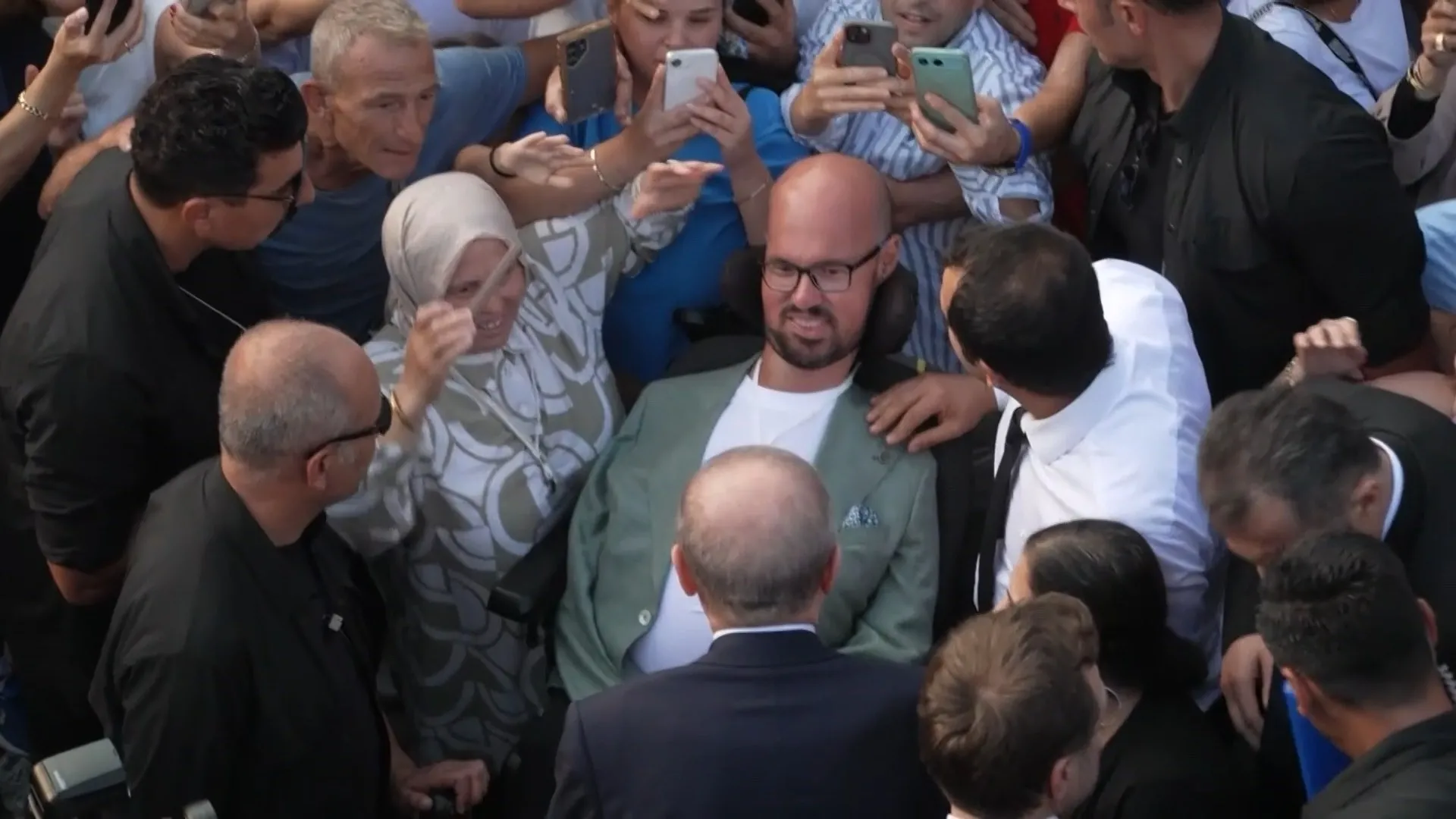 Erdoğan'dan Emre Vural'a Duygu Dolu Sürpriz Buluşma