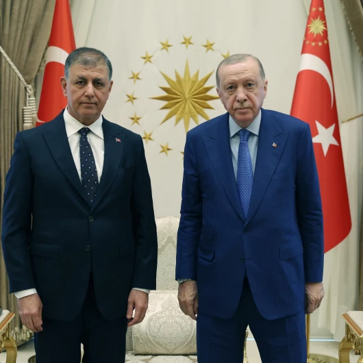 Erdoğan, İzmir Büyükşehir Belediye Başkanı Tugay'ı Beştepe'de Kabul Etti
