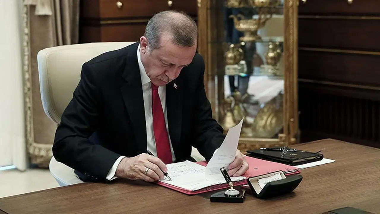 Erdoğan'dan Kritik Atama ve Görevden Almalar: Resmi Gazete'de Yayımlandı